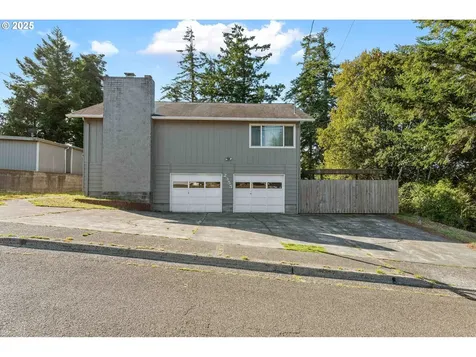 2355 Lombard Street North Bend OR 97459