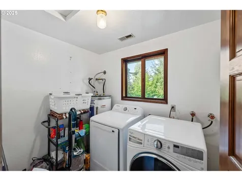 2355 Lombard Street North Bend OR 97459