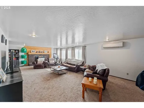 2355 Lombard Street North Bend OR 97459