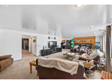 2355 Lombard Street North Bend OR 97459