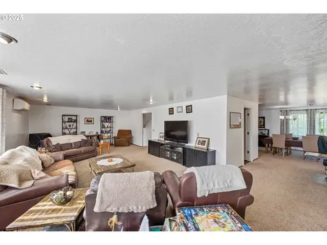 2355 Lombard Street North Bend OR 97459