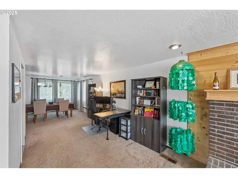 2355 Lombard Street North Bend OR 97459