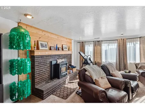 2355 Lombard Street North Bend OR 97459
