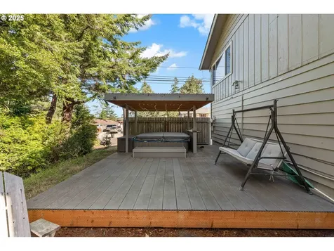 2355 Lombard Street North Bend OR 97459