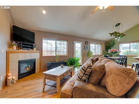 1088 S Sycamore Street Canby OR 97013