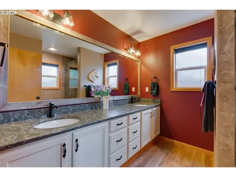 1088 S Sycamore Street Canby OR 97013
