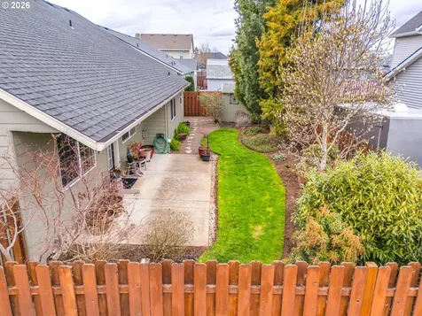 1088 S Sycamore Street Canby OR 97013