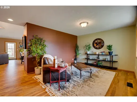 1088 S Sycamore Street Canby OR 97013