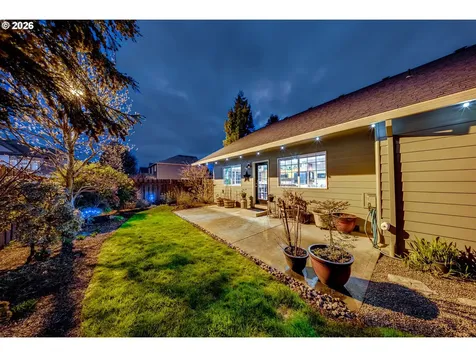 1088 S Sycamore Street Canby OR 97013