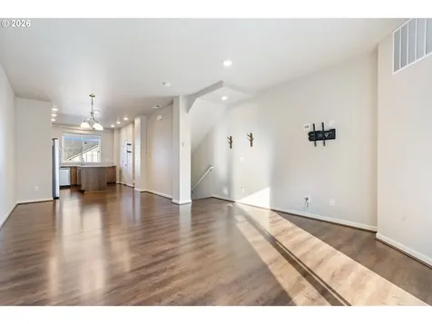 7436 NW Elise Avenue Portland OR 97229