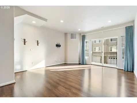 7436 NW Elise Avenue Portland OR 97229