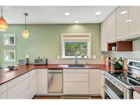 1255 Reserve Street Silverton OR 97381