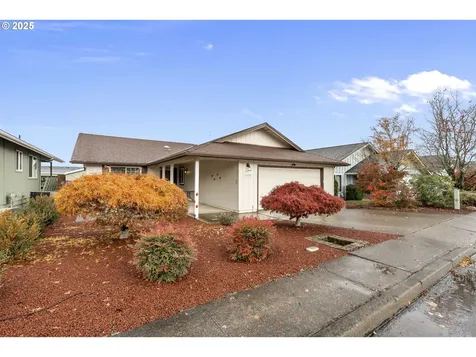 1939 Nut Tree Drive NW Salem OR 97304
