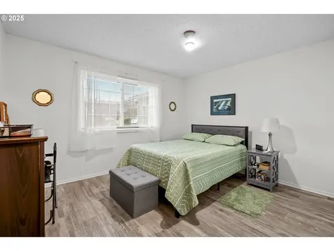 1939 Nut Tree Drive NW Salem OR 97304