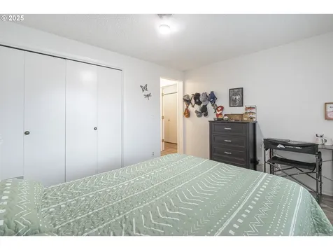 1939 Nut Tree Drive NW Salem OR 97304