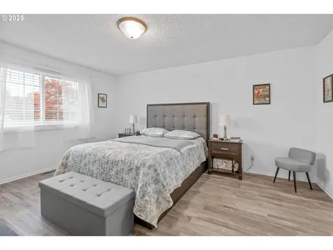 1939 Nut Tree Drive NW Salem OR 97304