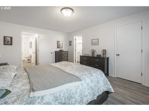 1939 Nut Tree Drive NW Salem OR 97304