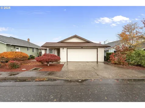 1939 Nut Tree Drive NW Salem OR 97304