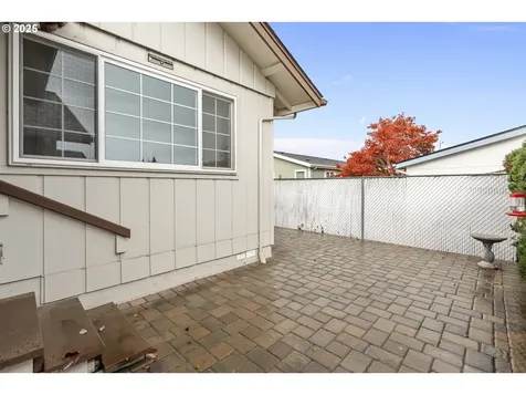 1939 Nut Tree Drive NW Salem OR 97304
