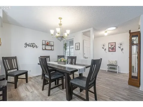 1939 Nut Tree Drive NW Salem OR 97304