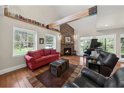 495 Indian Point Lane Glide OR 97443
