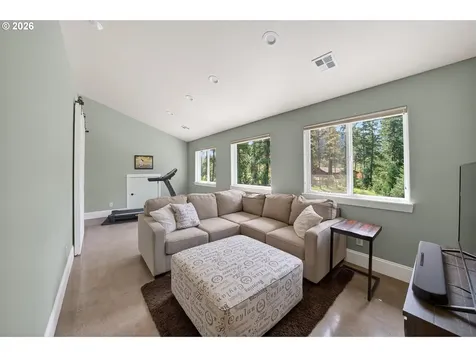 495 Indian Point Lane Glide OR 97443