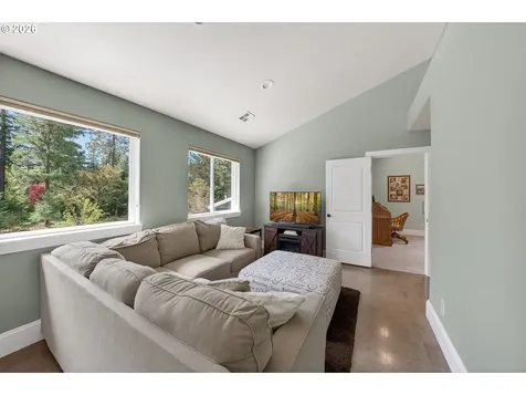 495 Indian Point Lane Glide OR 97443