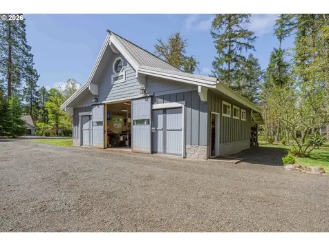 495 Indian Point Lane Glide OR 97443
