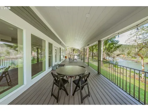 495 Indian Point Lane Glide OR 97443