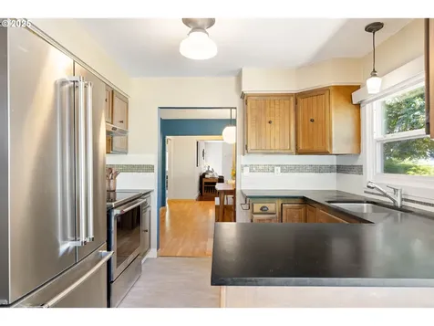 8920 SE Cora Street Portland OR 97266