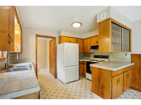 131 SE Anne Street Mcminnville OR 97128