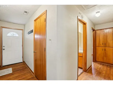 131 SE Anne Street Mcminnville OR 97128