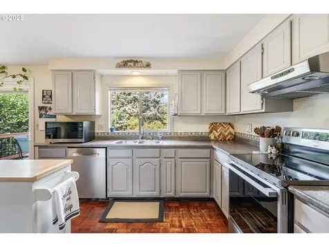 6815 SE 114th Avenue Portland OR 97266