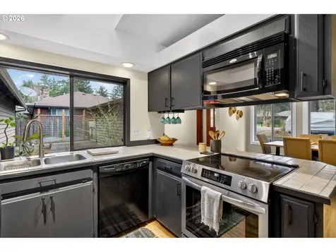 10015 SW 53rd Avenue Portland OR 97219