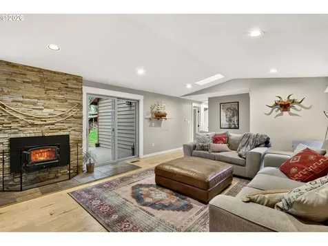 10015 SW 53rd Avenue Portland OR 97219