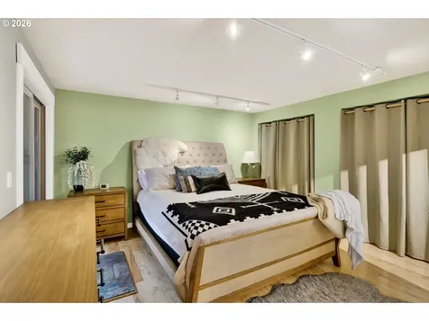 10015 SW 53rd Avenue Portland OR 97219