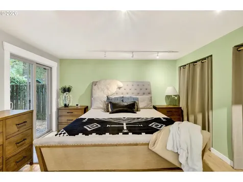 10015 SW 53rd Avenue Portland OR 97219