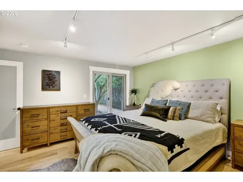 10015 SW 53rd Avenue Portland OR 97219
