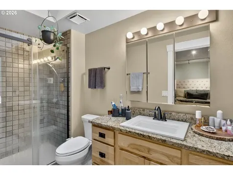 10015 SW 53rd Avenue Portland OR 97219