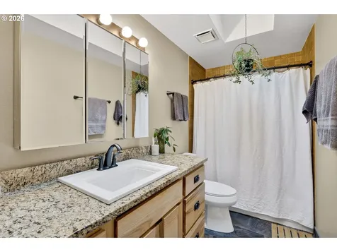 10015 SW 53rd Avenue Portland OR 97219