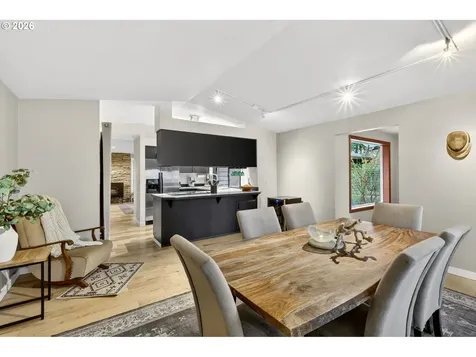 10015 SW 53rd Avenue Portland OR 97219