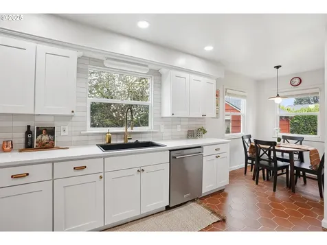 4429 NE Mason Street Portland OR 97218