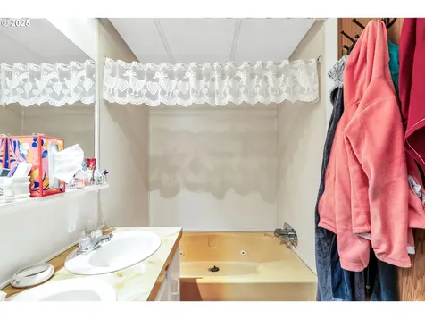 18485 SW Pacific Drive Tualatin OR 97062