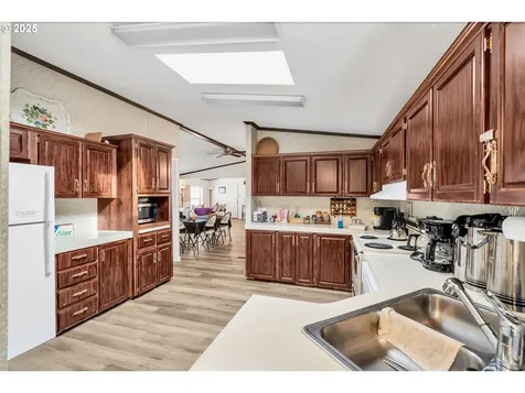 18485 SW Pacific Drive Tualatin OR 97062