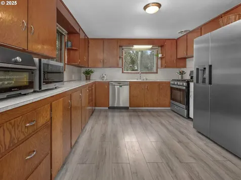 7333 SW Pine Street Portland OR 97223