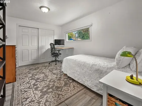 7333 SW Pine Street Portland OR 97223