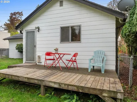 7333 SW Pine Street Portland OR 97223