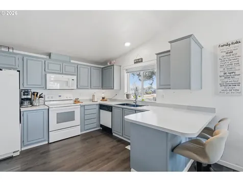 2151 Three Lakes Road Albany OR 97322