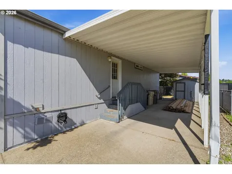 2151 Three Lakes Road Albany OR 97322