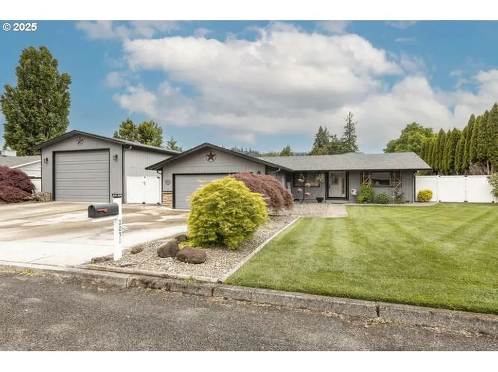 2051 Spruce Avenue Woodland WA 98674